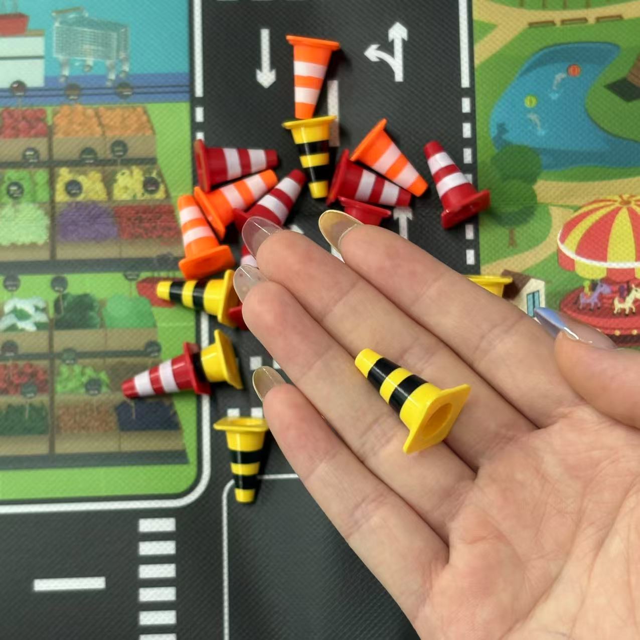 ミニ交通道路標識と障害物プレイセット、シミュレーション安全バ - Kids Education Things のレビューと価格
